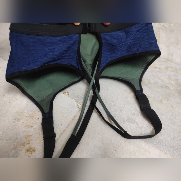 Victoria Sport Incredible Sports Bra - Picture 12 of 15